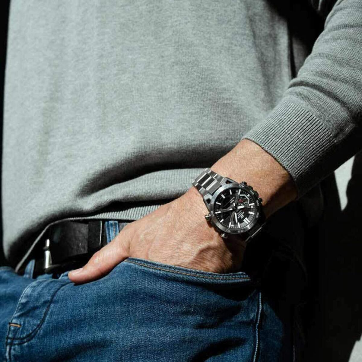 V2H52D43B585C1E54D66D68F251BA0BF73DR7052766P5