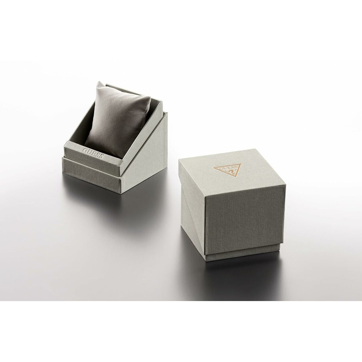 V4HCEC857FA537335FDB33600B4BE2F0E91R5793225P6